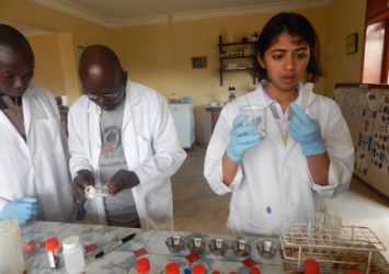 Bwindi-Student-Divya-at-Gorilla-Health-Centre (1)